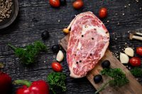 Jak przygotować idealny stek wieprzowy na grillu i patelni?
